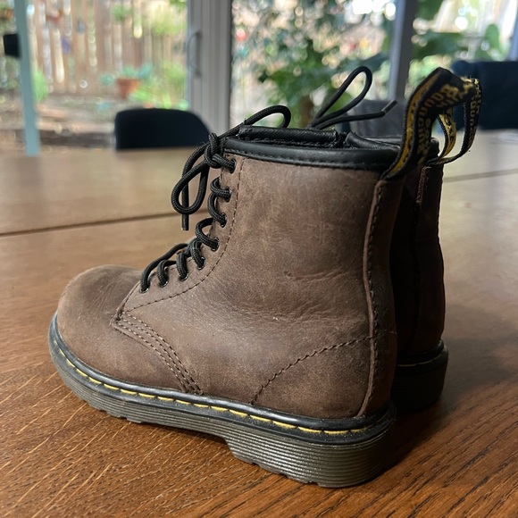 Toddler size US9 Dr Martens. Brown leather AirWair with bouncing soles - Picture 2 of 6